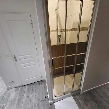 Modern Studio- Francois Mitterand Library Apartman